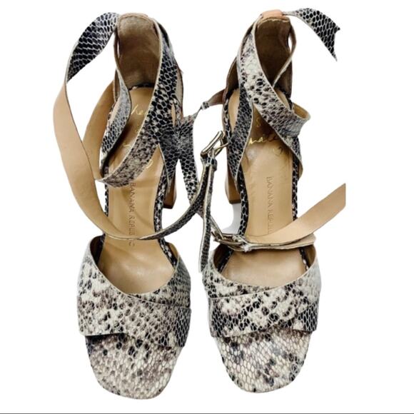 Banana Republic Women's Snakeskin Block Hell Strappy Ankle Wrap Sandals Size 5.5 - Picture 2 of 7